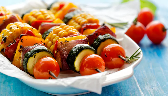 Mindful Eating In The Summer: How To Enjoy Food And Stay Healthy During BBQ Season